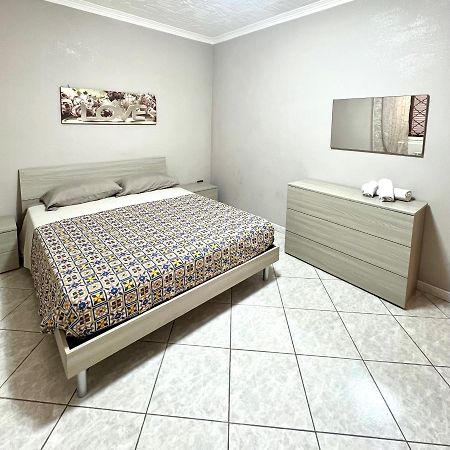 Sea Apartment Фьюмичино Экстерьер фото